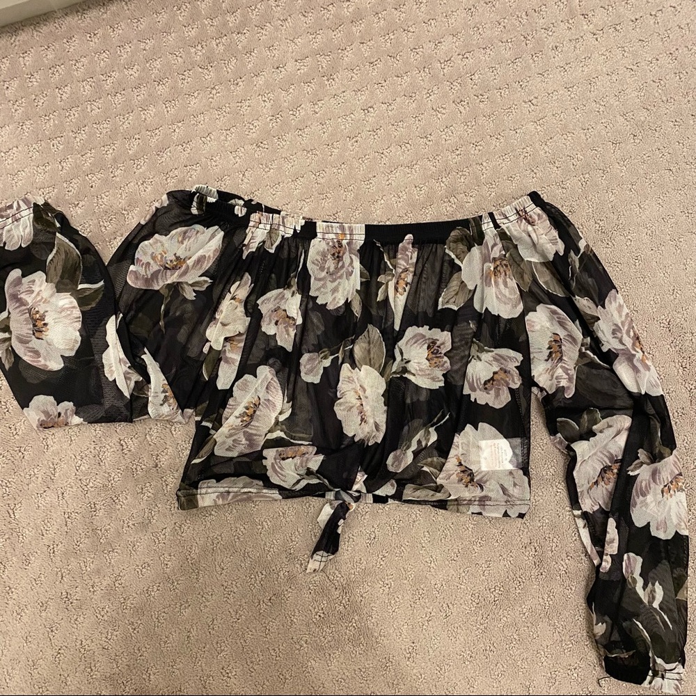 Off-the-Shoulder Floral Crop Top - Black/White